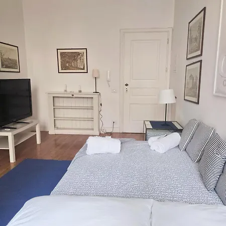 Blue&whiteapartment For 4-steps From Spanish Steps *